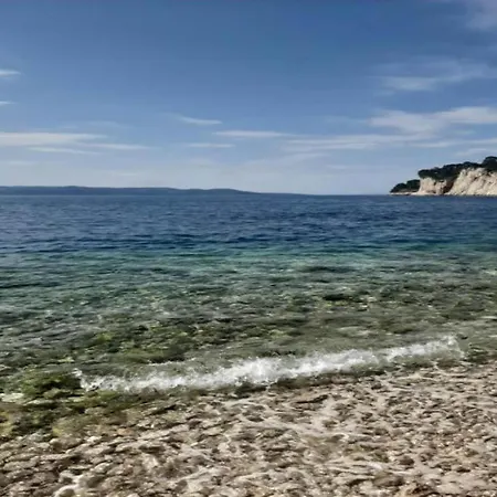 Ferienhaus Luxurious In With Jacuzzi Makarska